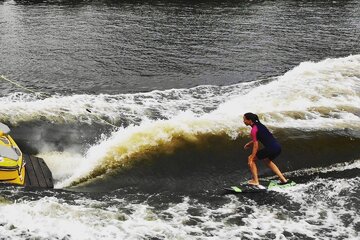 Изображение петиции Запретить вейксерф в Москве, вода в Москве-реке опасна