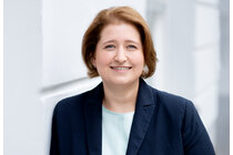 Image of Bettina Lugk