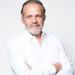 Fotografia e profilit të Neli Demi