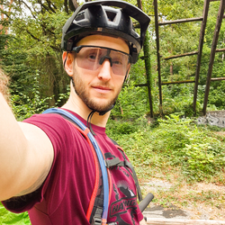 Fotografie de profil a lui Jan-Claas Redecke