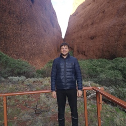 Fotografie de profil a lui Daniel Draxl